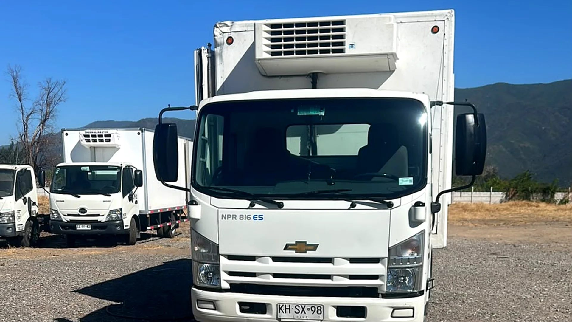 Flota de camiones refrigerados Transportes Cristian Valenzuela